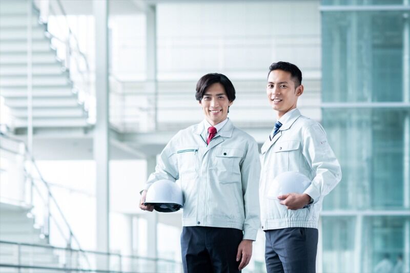 先輩社員たち_R
